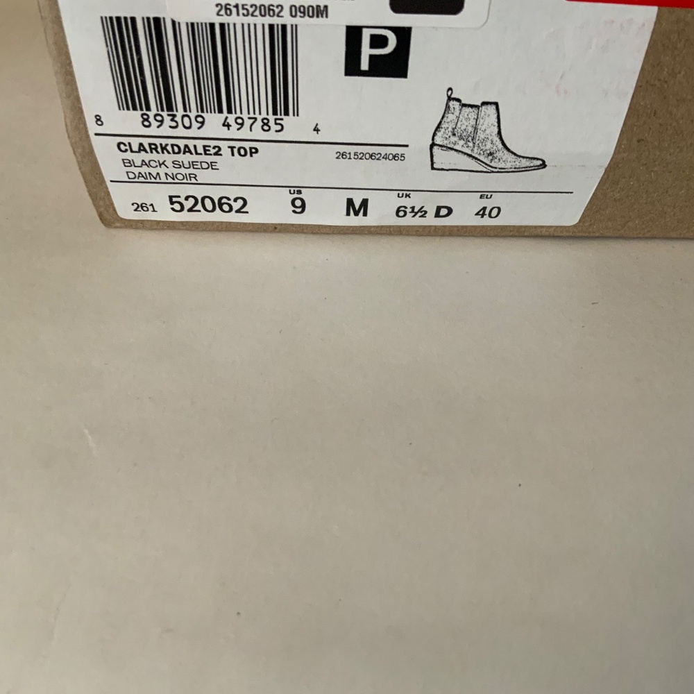 Clarks Women's Clarkdale 2 Top Black Suede Wedged Bootie Chelsea Ankle Boots 9 - Picture 8 of 10